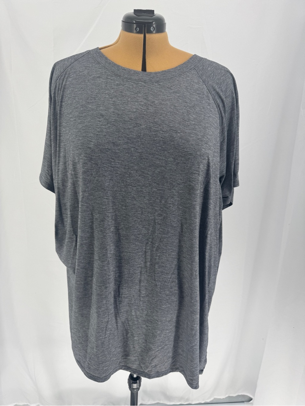 tek gear Heather Gray Short-Sleeve Crew T shirt Tunic 0161